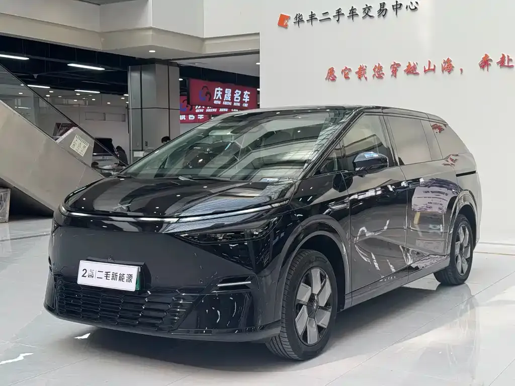 XPeng X9 2025 из CN, фото 1