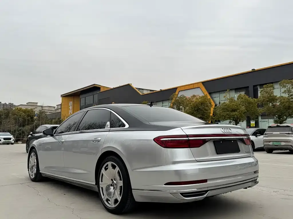 Audi A8 2021 из CN, фото 8