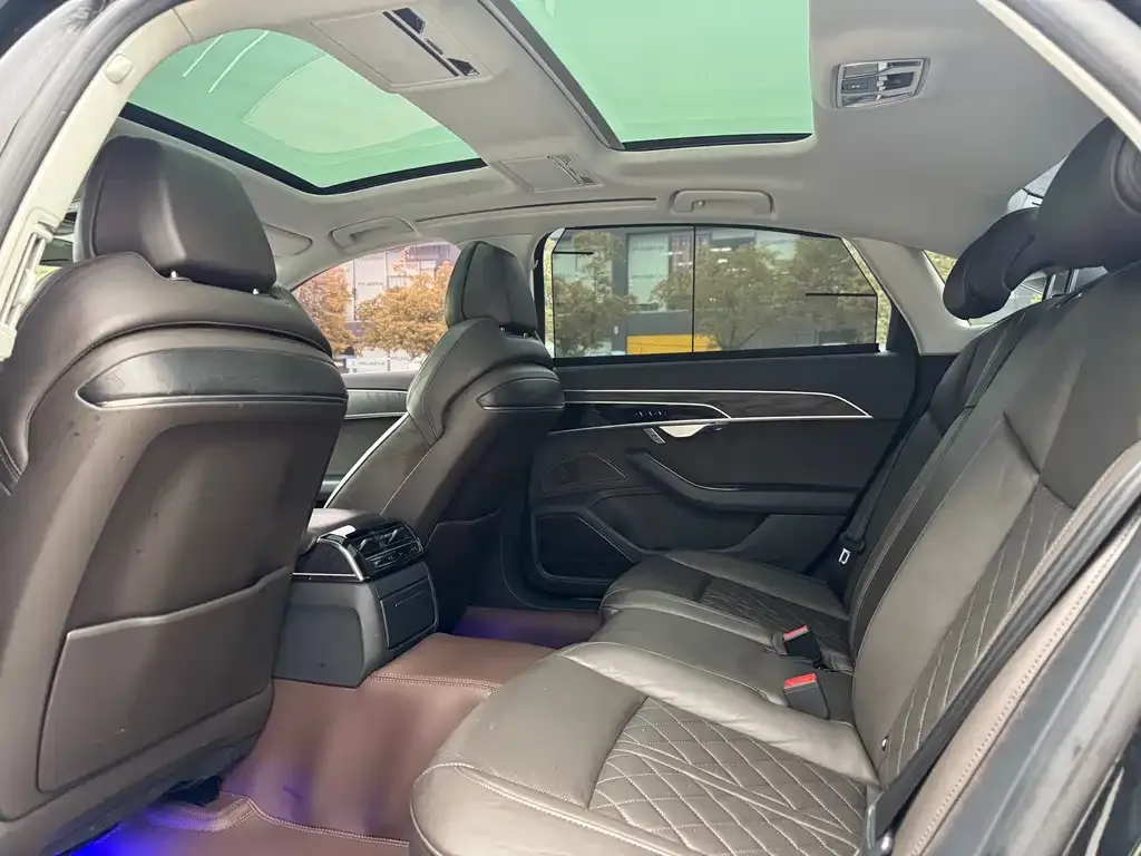 Audi A8 2021 из CN, фото 7