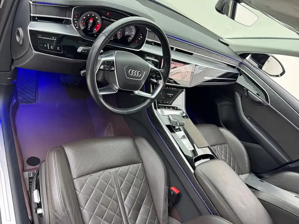 Audi A8 2021 из CN, фото 2