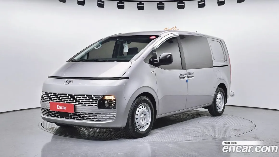 Hyundai Staria 2023 из KR, фото 1