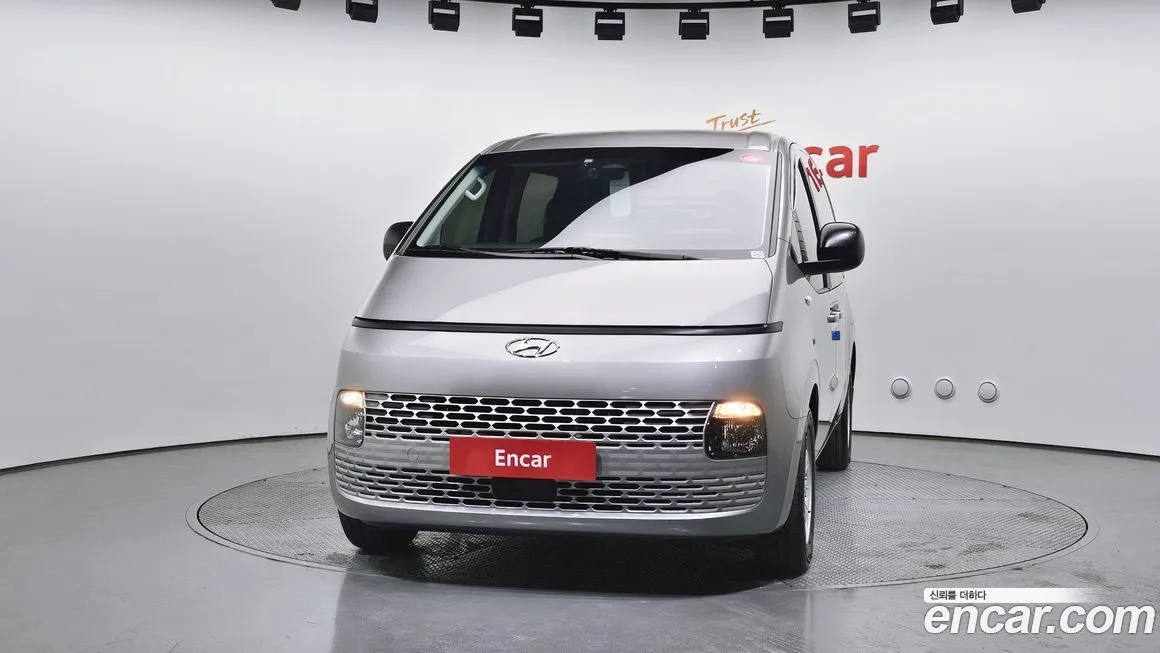 Hyundai Staria 2023 из KR, фото 2