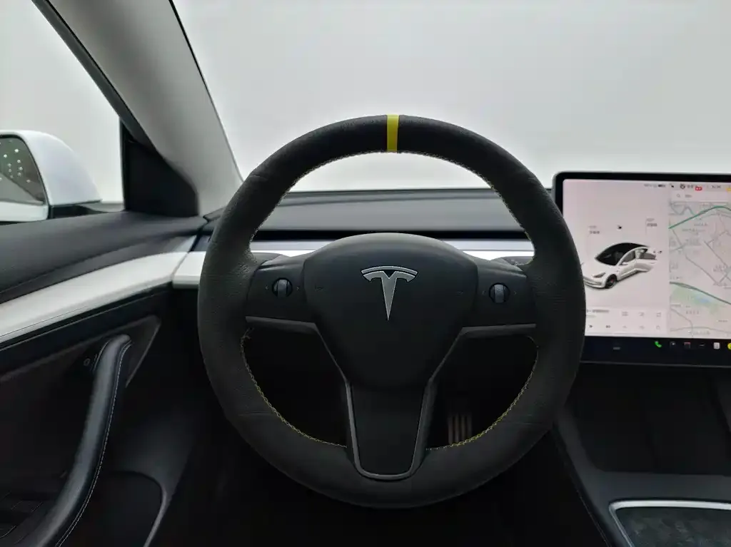 Tesla Model 3 — фото 4