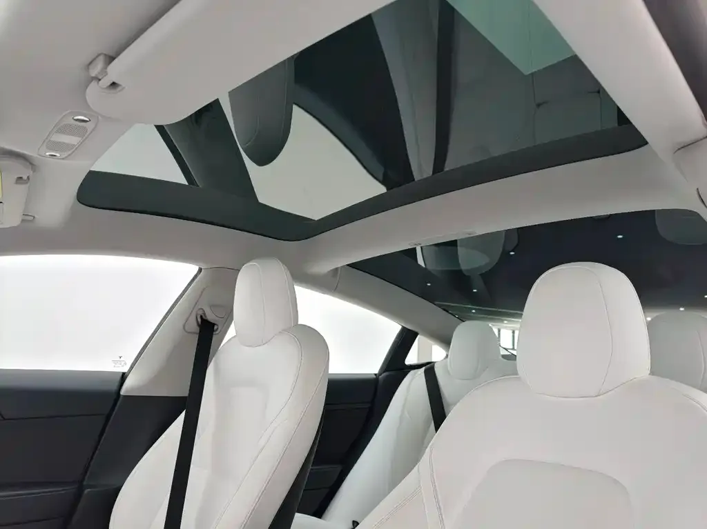 Tesla Model 3 — фото 10