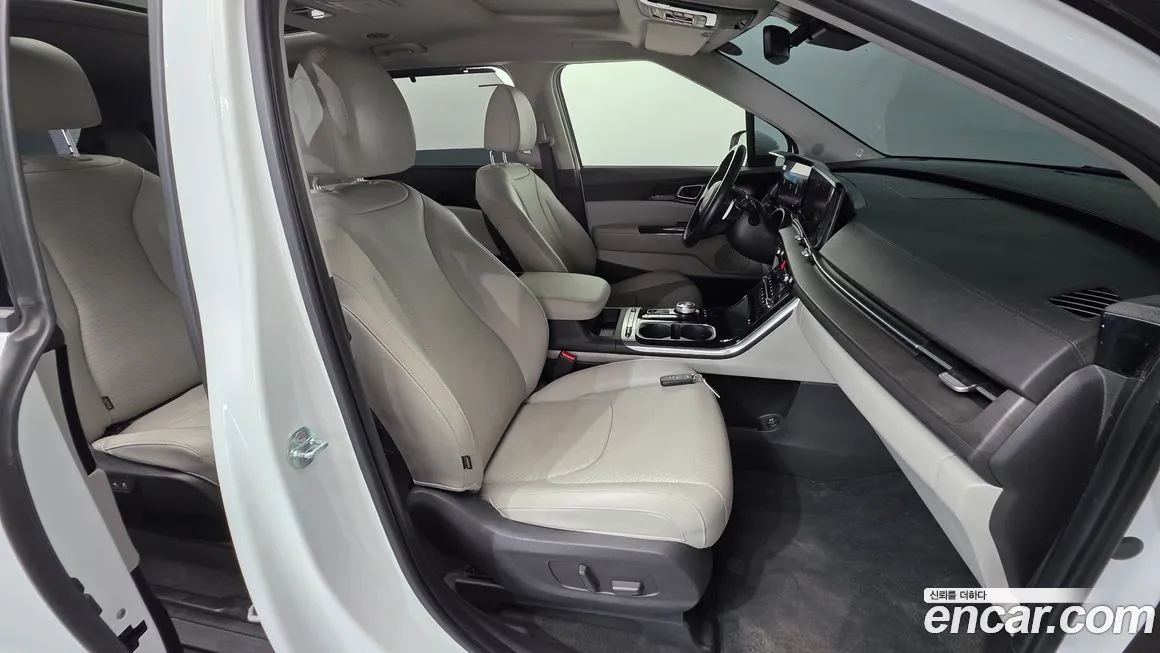 Kia Carnival — фото 10