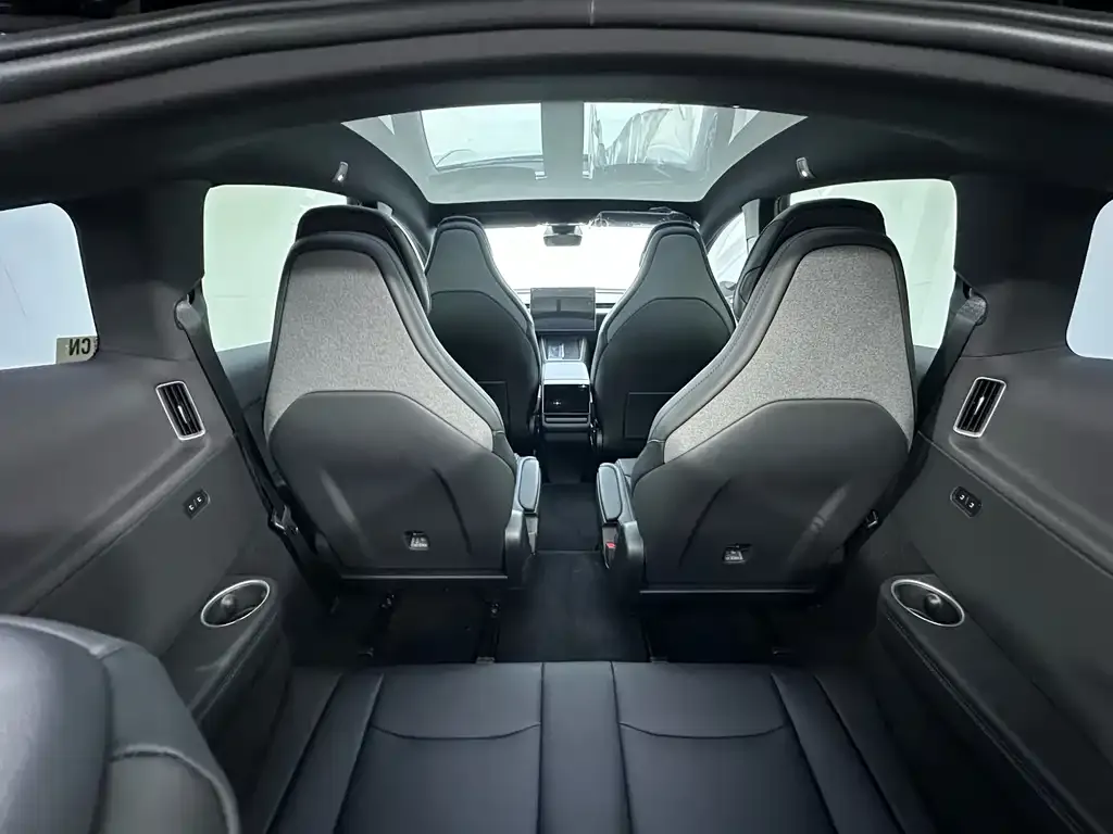 Tesla Model Y L 2025 из CN, фото 5