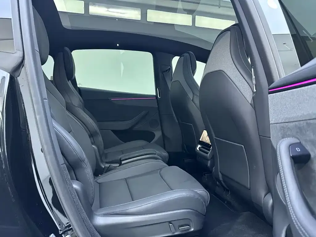 Tesla Model Y L 2025 из CN, фото 10