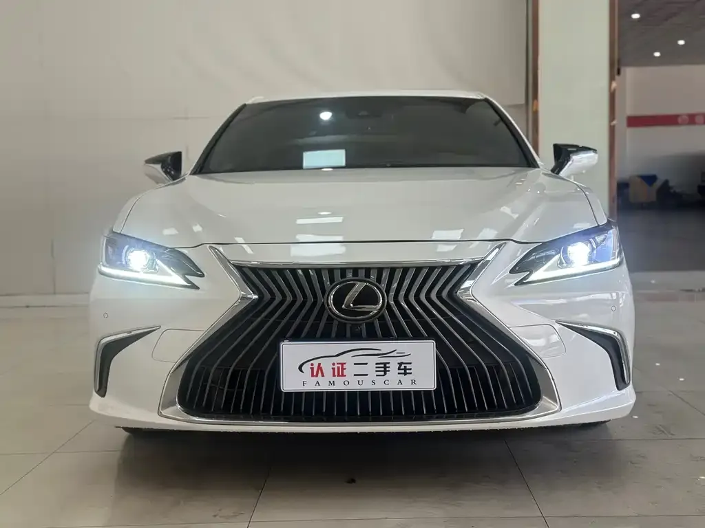 Lexus ES 2023 из CN, фото 3