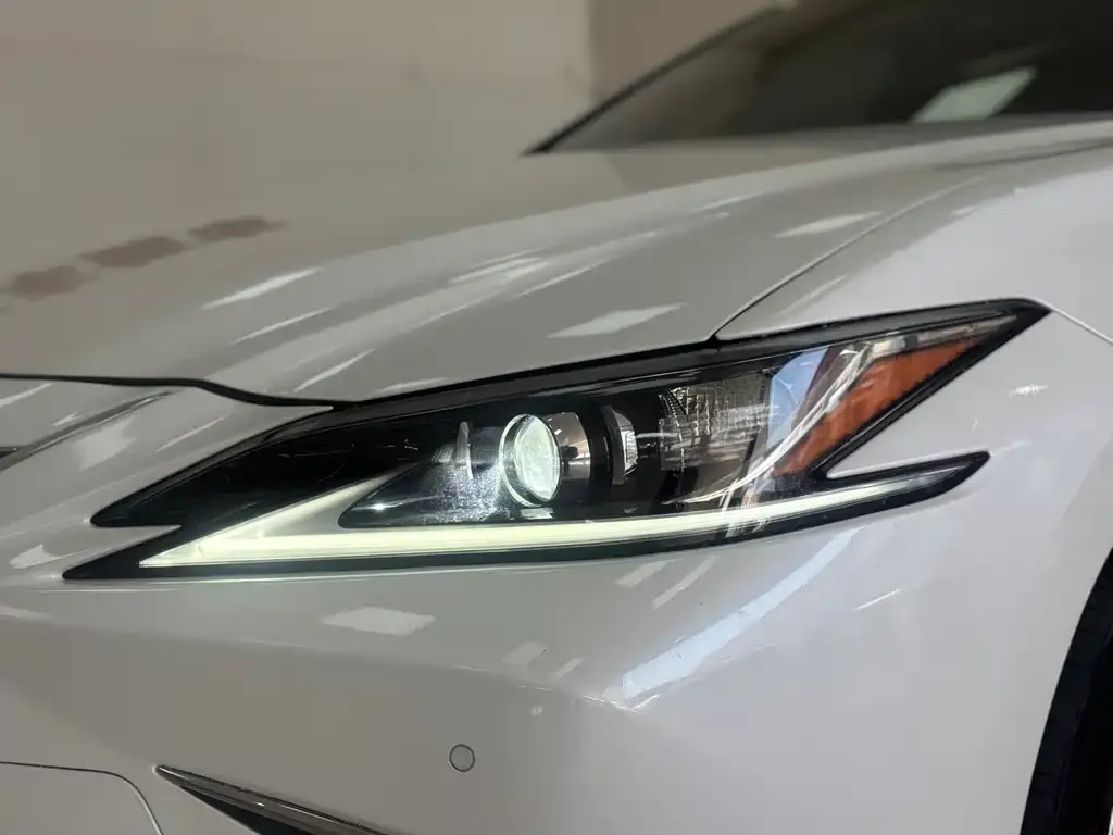 Lexus ES 2023 из CN, фото 4