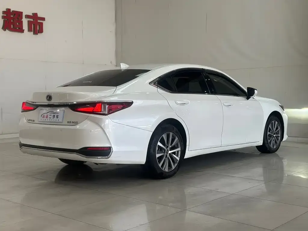 Lexus ES 2023 из CN, фото 7