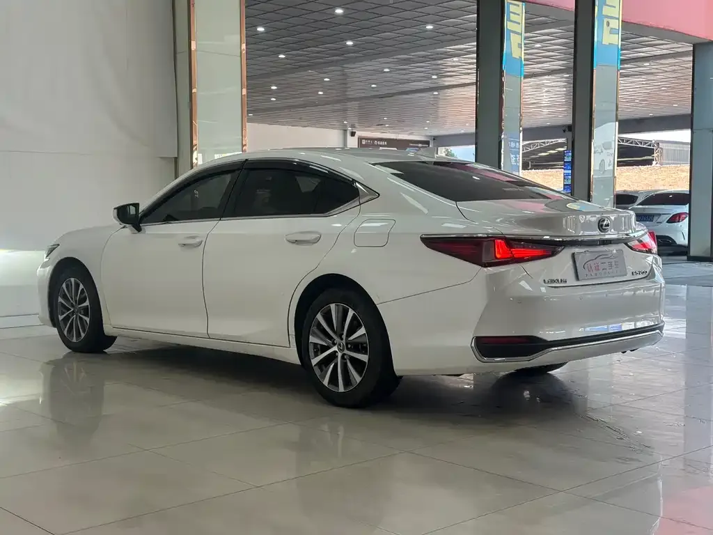 Lexus ES 2023 из CN, фото 9