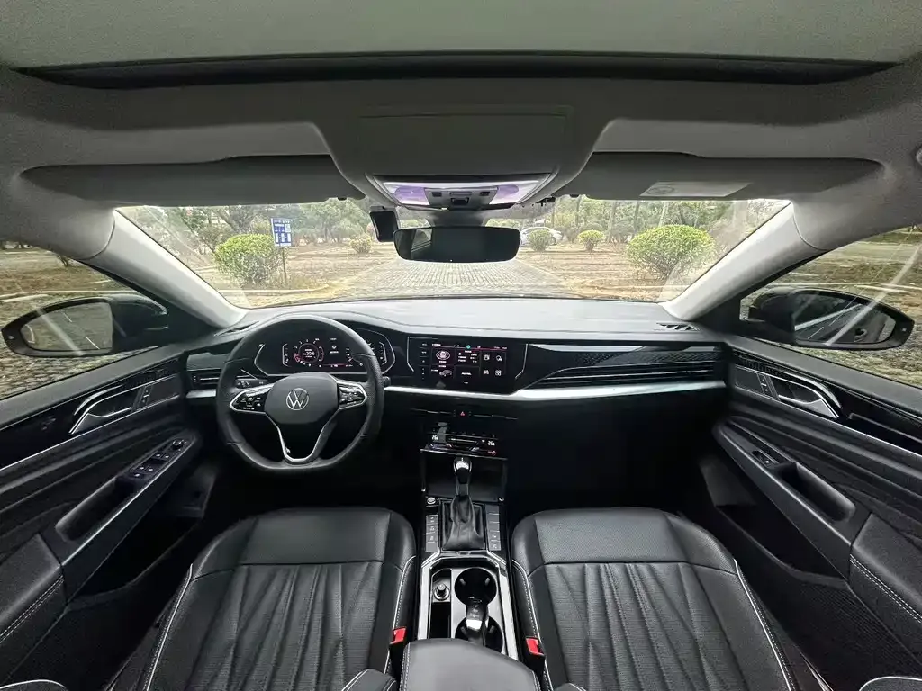 Volkswagen Passat 2023 из CN, фото 3