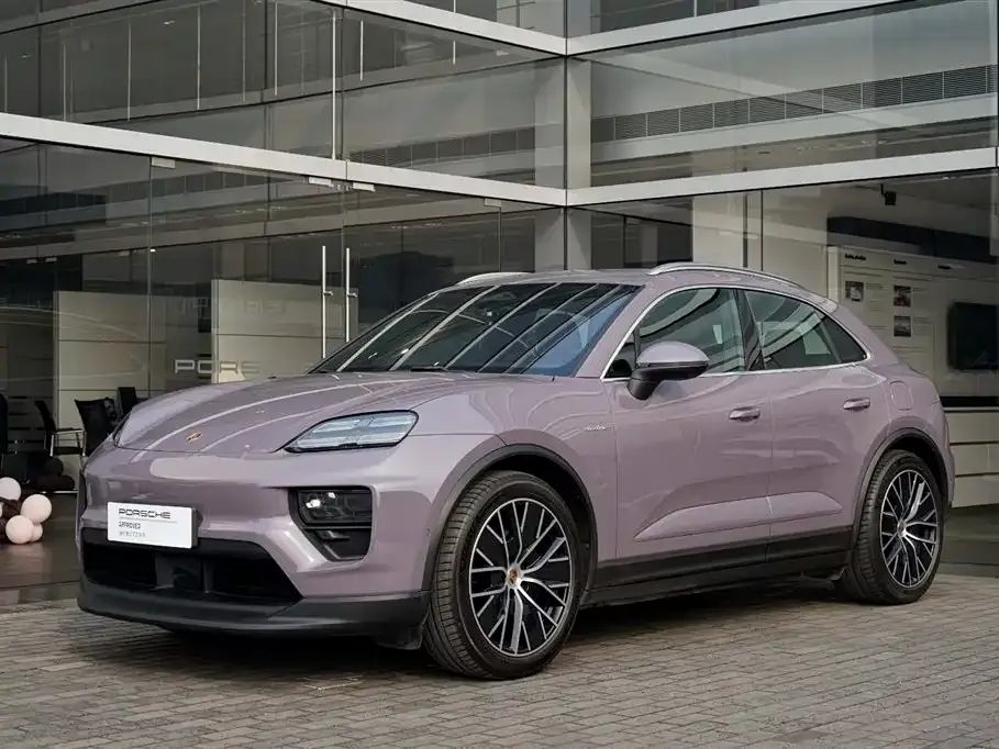 Porsche Macan EV