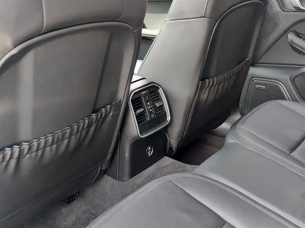 Porsche Macan 2023 из CN, фото 7
