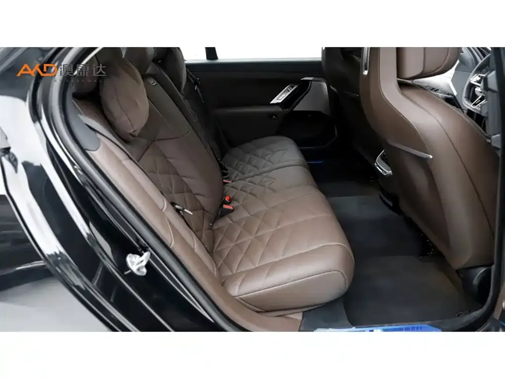 BMW 7 Series — фото 10
