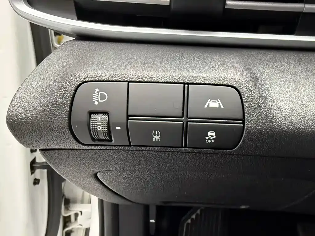 Hyundai Elantra — фото 7