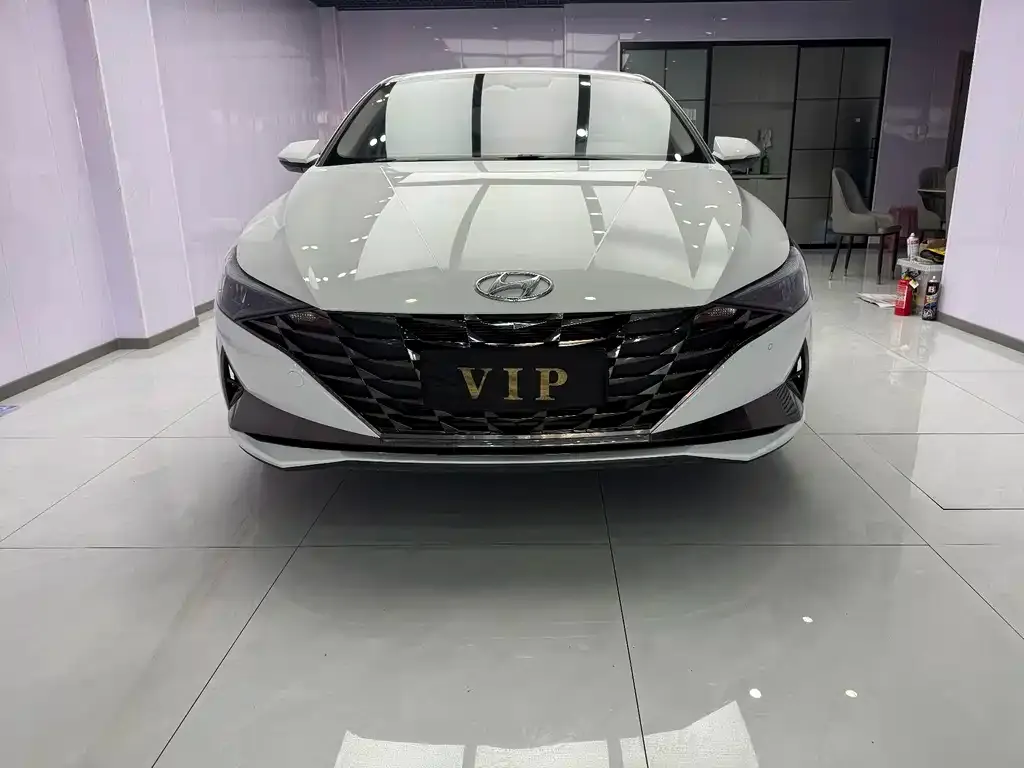 Hyundai Elantra — фото 2