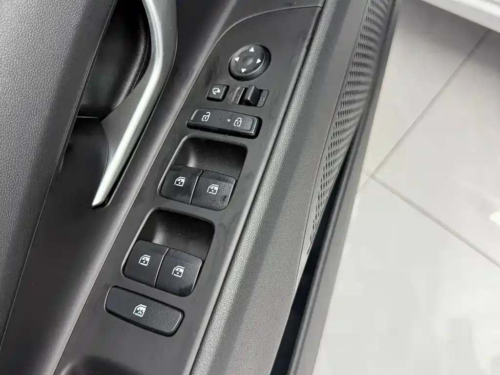 Hyundai Elantra — фото 9