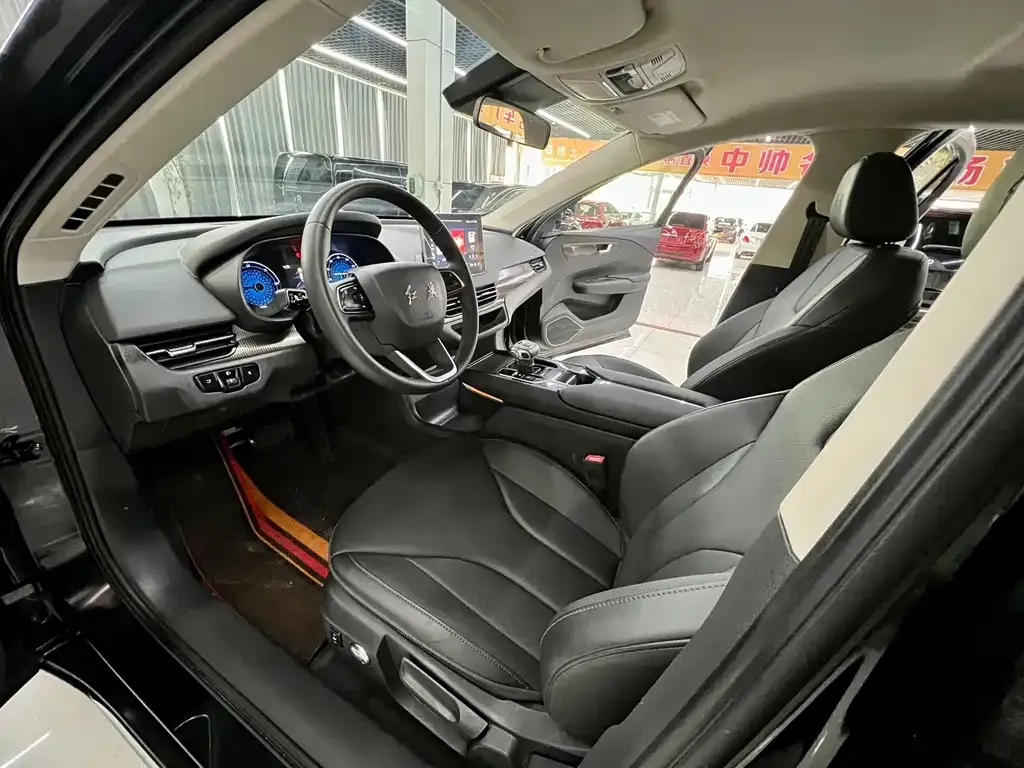 Hongqi E-QM5 2023 из CN, фото 2