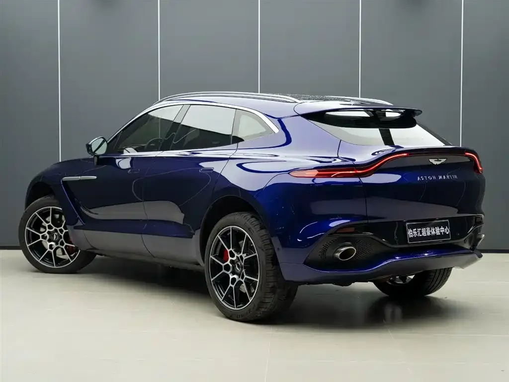 Aston Martin DBX — фото 3