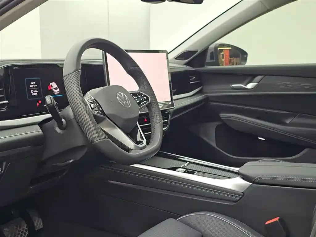 Volkswagen Passat 2024 из CN, фото 3