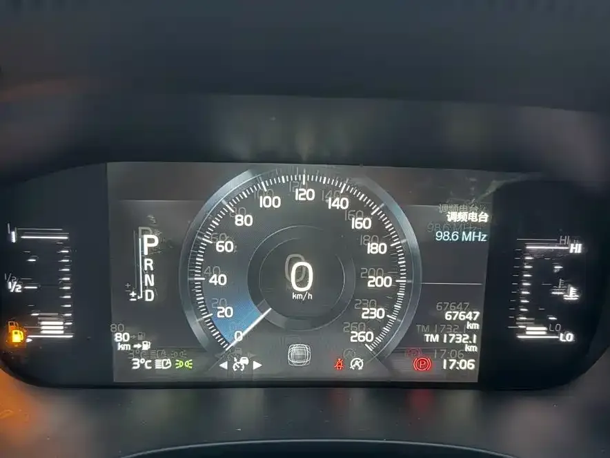 Volvo XC60 2021 из CN, фото 2