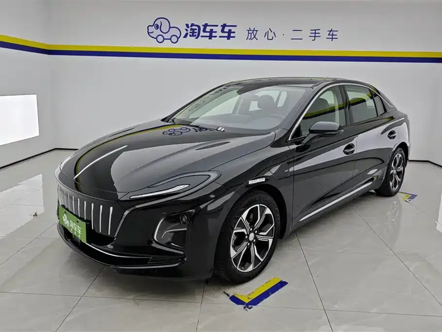 Hongqi E-QM5 — фото 1