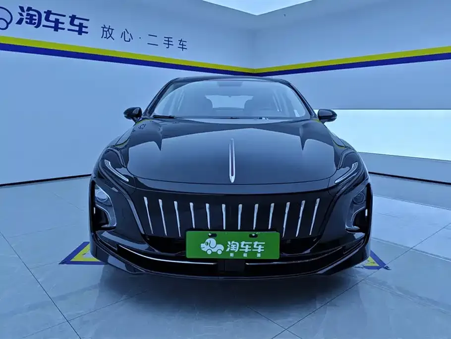 Hongqi E-QM5 — фото 3
