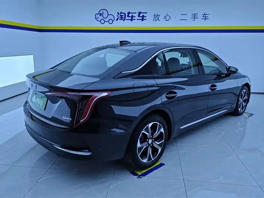 Hongqi E-QM5 — фото 5