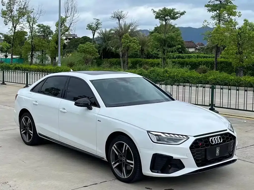 Audi A4L 2022 из CN, фото 1