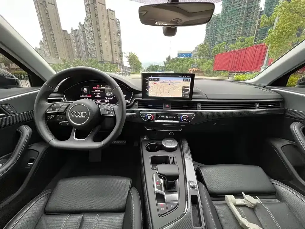 Audi A4L 2022 из CN, фото 5