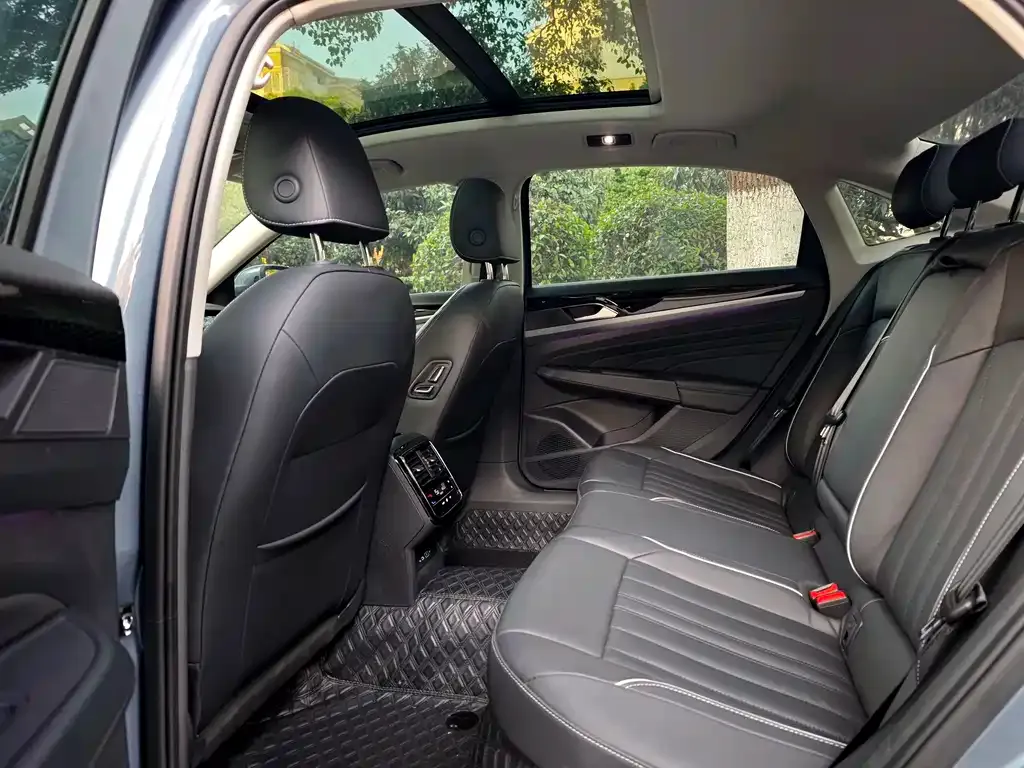 Volkswagen Passat 2022 из CN, фото 7