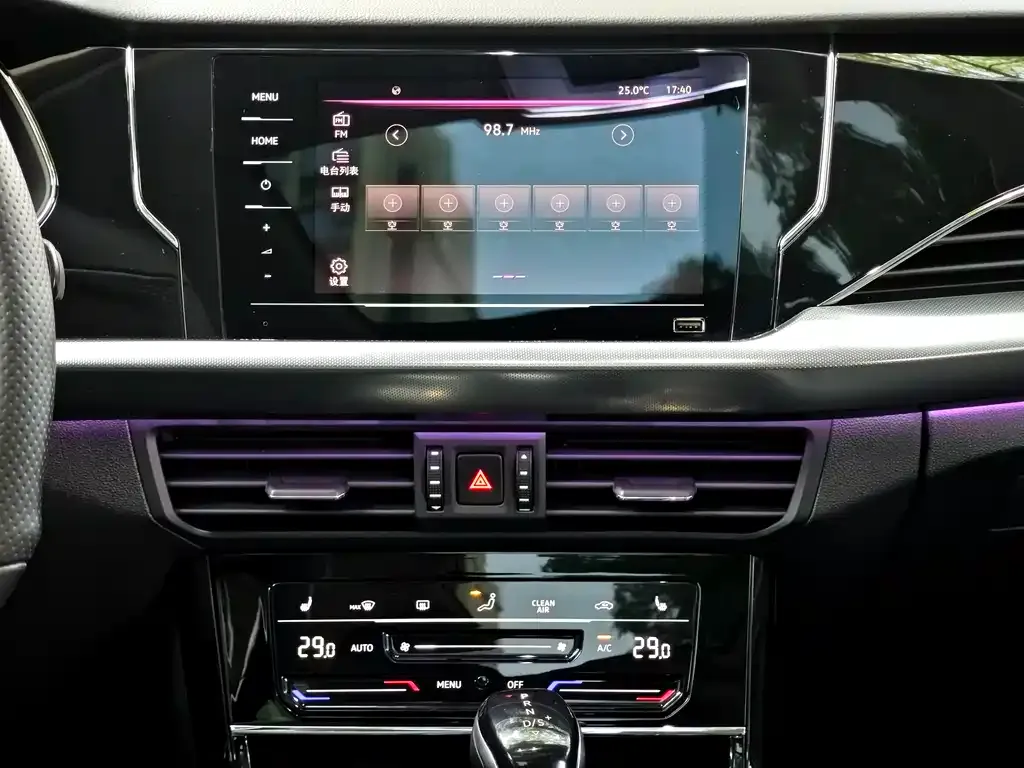 Volkswagen Passat 2022 из CN, фото 3