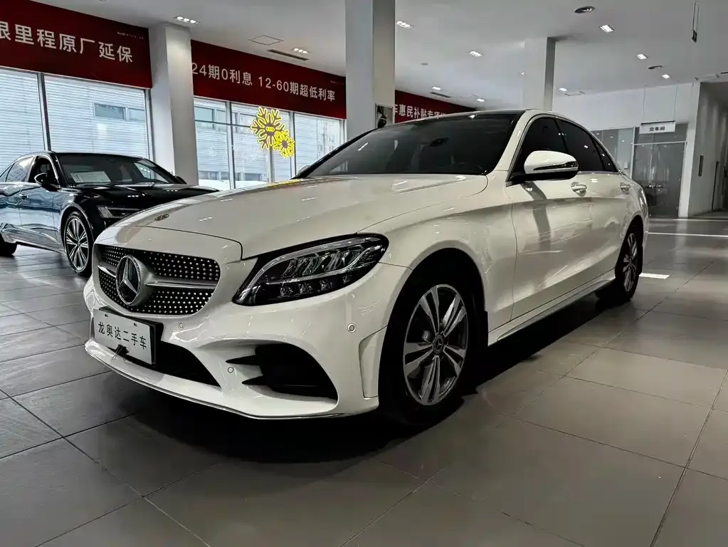 Mercedes-Benz C-Class — фото 1