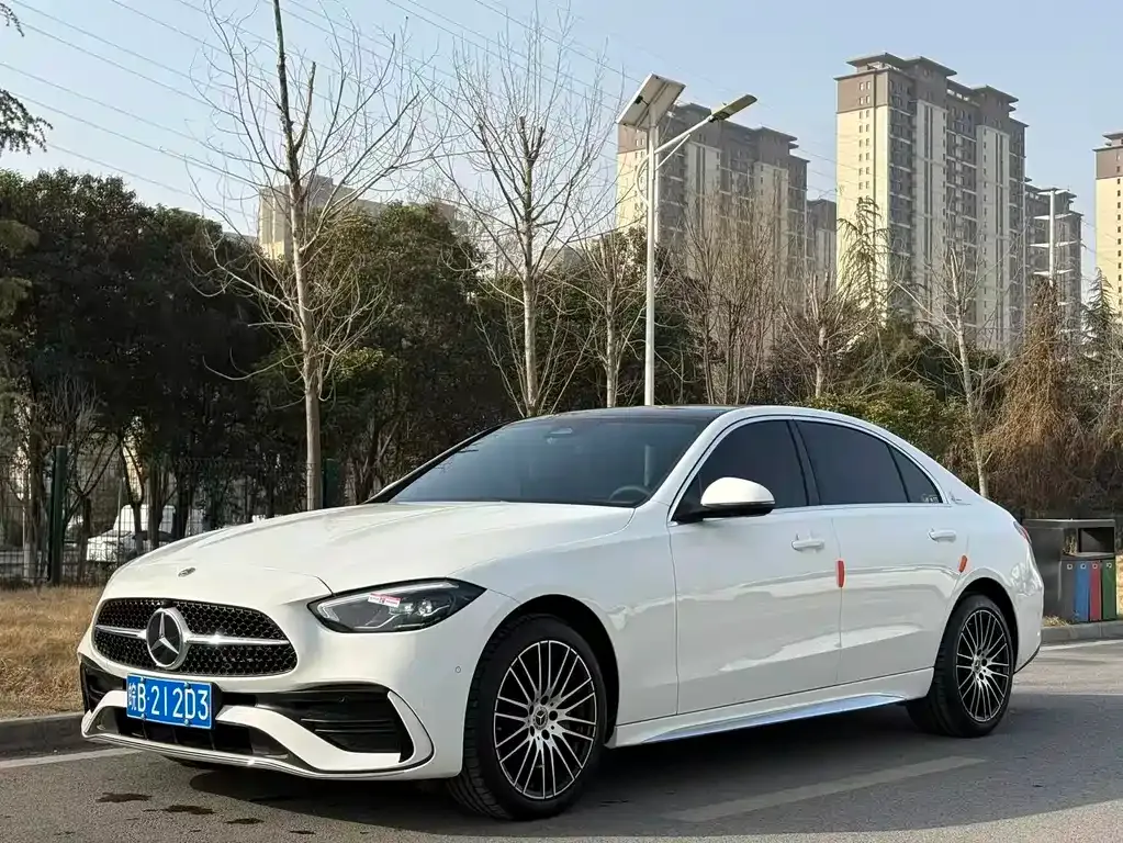 Mercedes-Benz C-Class — фото 1