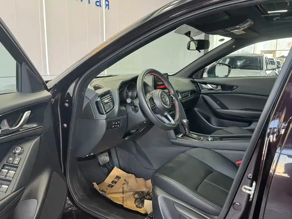 Mazda CX-4 2023 из CN, фото 7