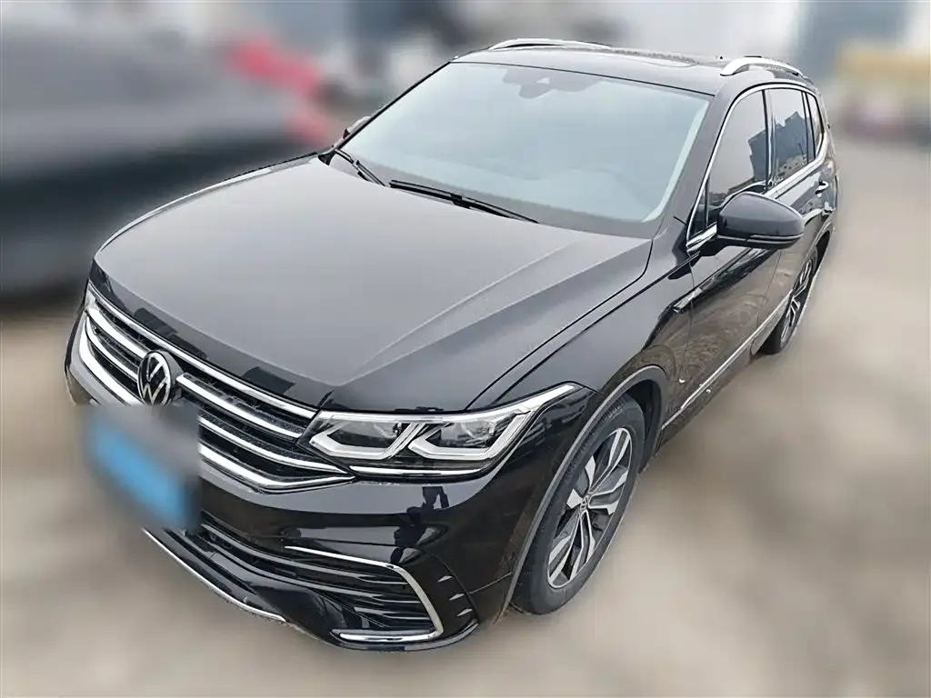 Volkswagen Tiguan L — фото 9