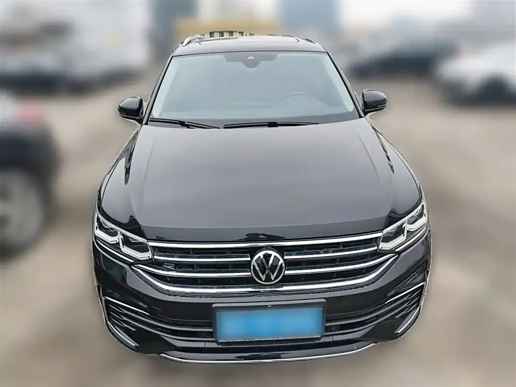Volkswagen Tiguan L — фото 3