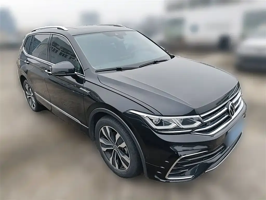 Volkswagen Tiguan L — фото 10