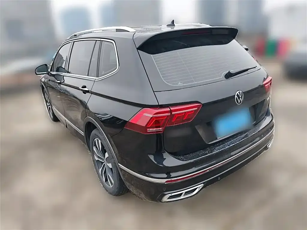 Volkswagen Tiguan L — фото 4