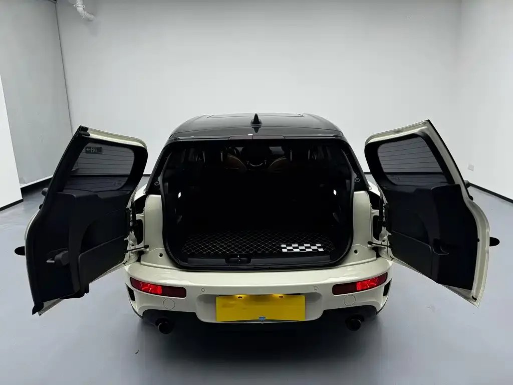 MINI Clubman — фото 5