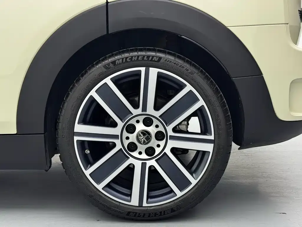 MINI Clubman — фото 7