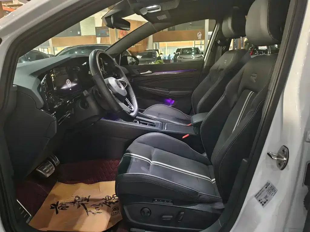 Volkswagen Golf 2022 из CN, фото 4