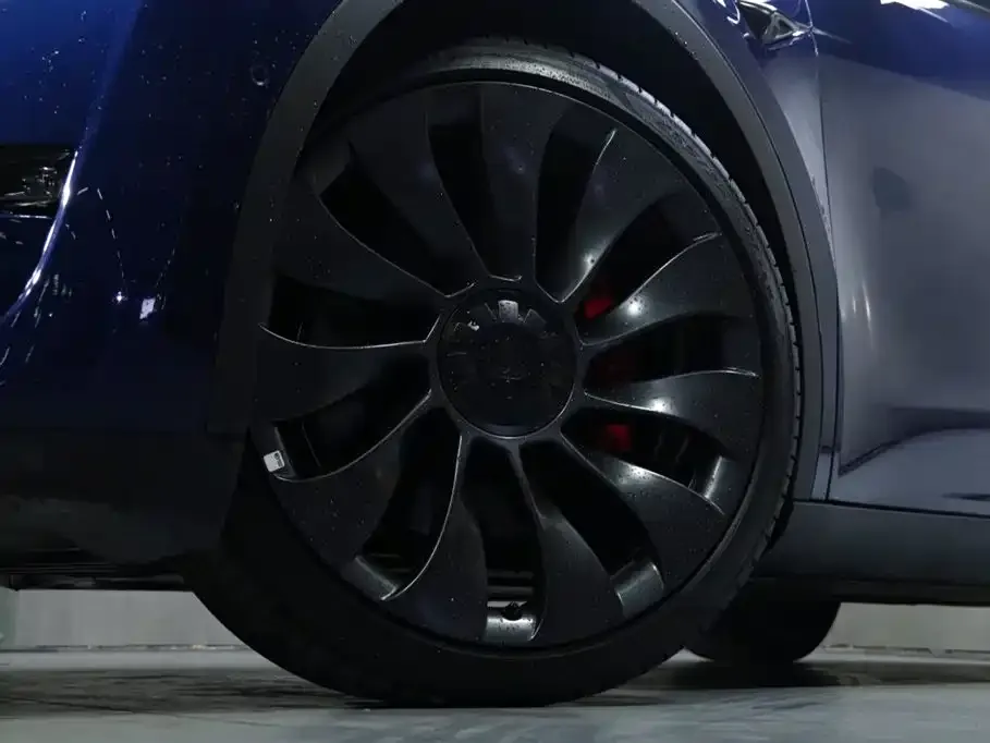 Tesla Model Y 2023 из CN, фото 2