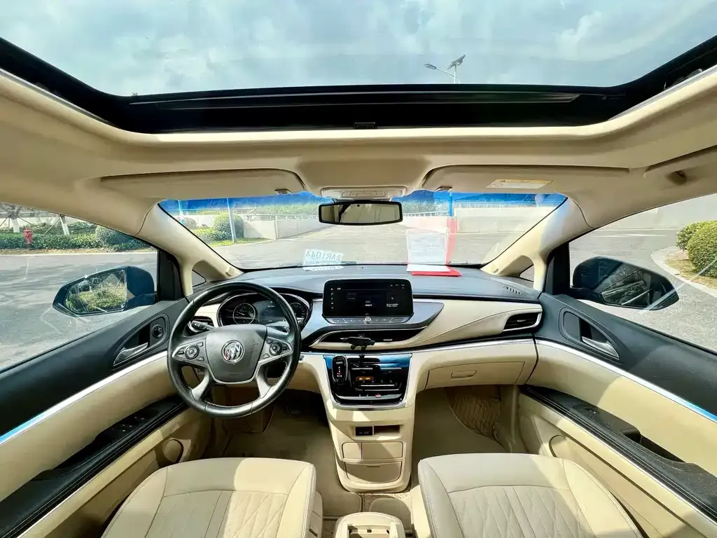 Buick GL8 2023 из CN, фото 3