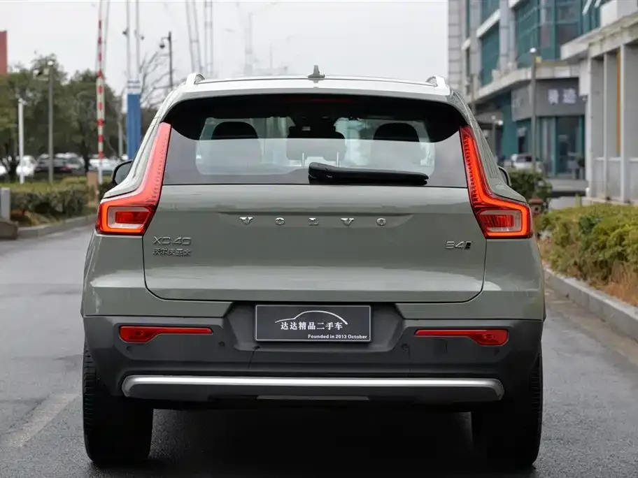 Volvo XC40 — фото 3