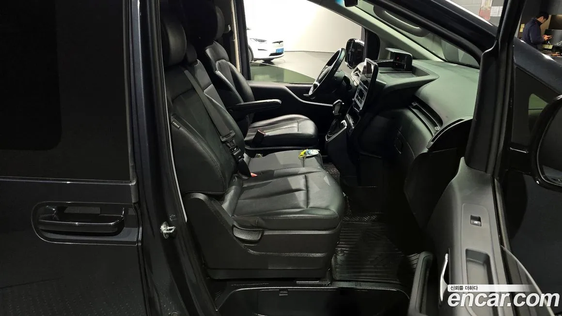Hyundai Staria — фото 2
