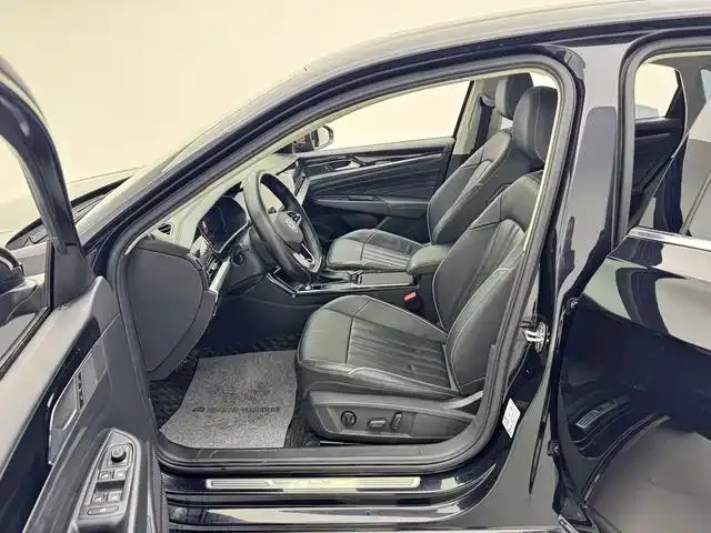 Volkswagen Passat 2023 из CN, фото 10