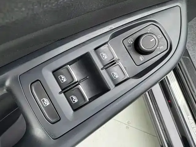 Volkswagen Passat 2023 из CN, фото 8