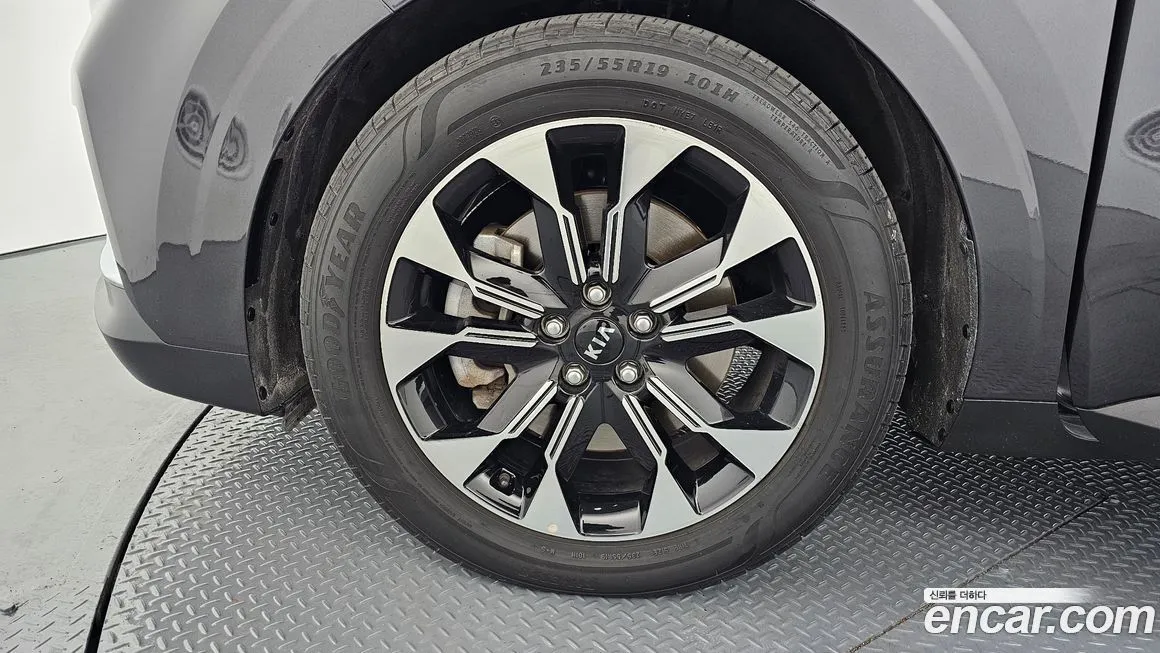 Kia Carnival — фото 10